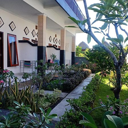 Dwiki Putra Home Stay Nusa Lembongan Exterior foto