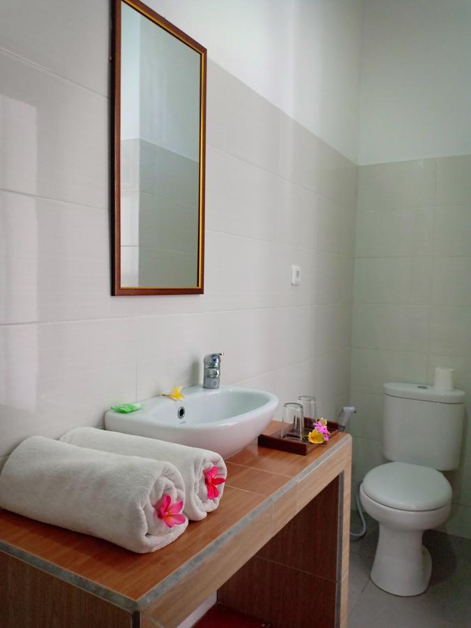 Dwiki Putra Home Stay Nusa Lembongan Exterior foto