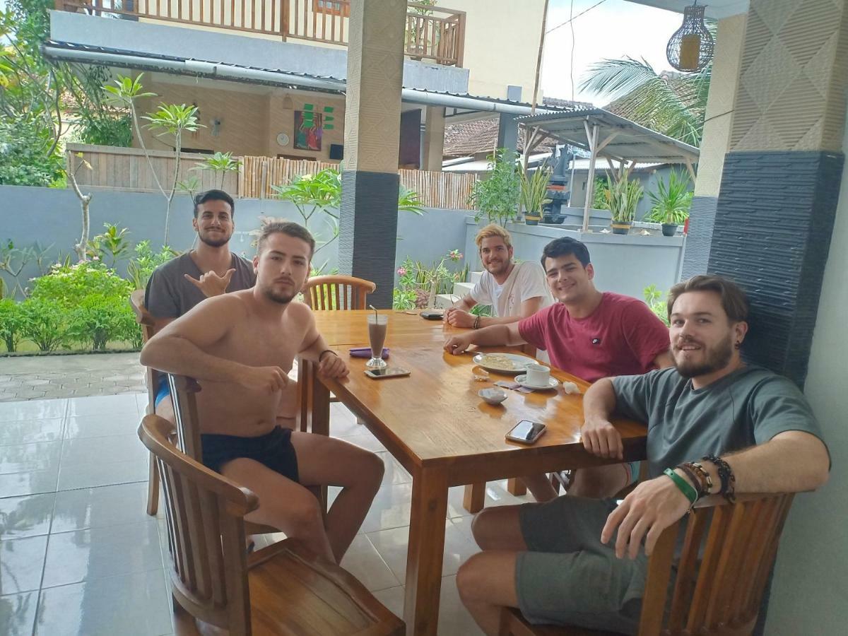 Dwiki Putra Home Stay Nusa Lembongan Exterior foto