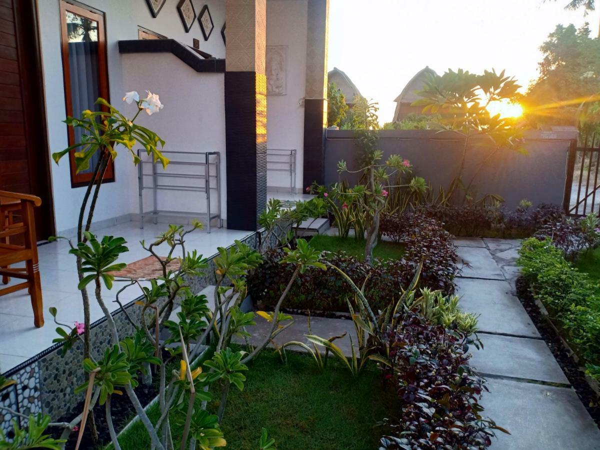 Dwiki Putra Home Stay Nusa Lembongan Exterior foto