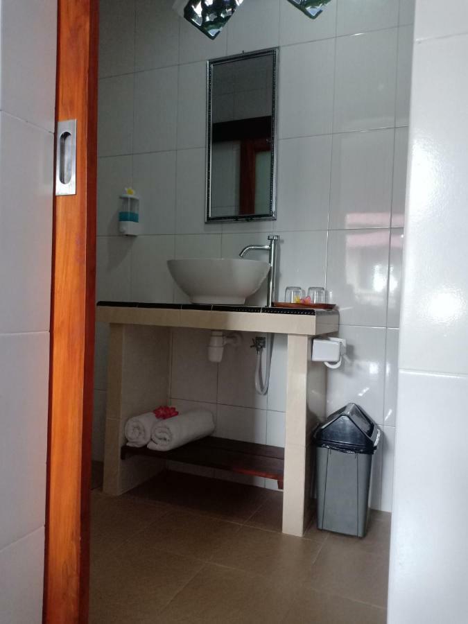 Dwiki Putra Home Stay Nusa Lembongan Exterior foto