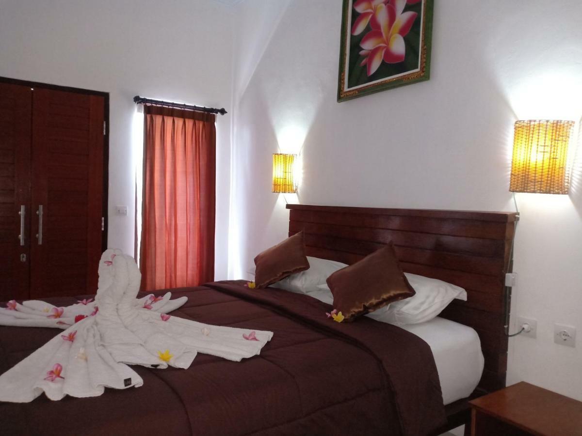 Dwiki Putra Home Stay Nusa Lembongan Exterior foto